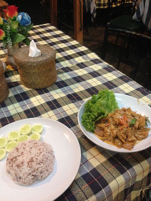 yummy vegan thai curry at Edison's House in Cha-am