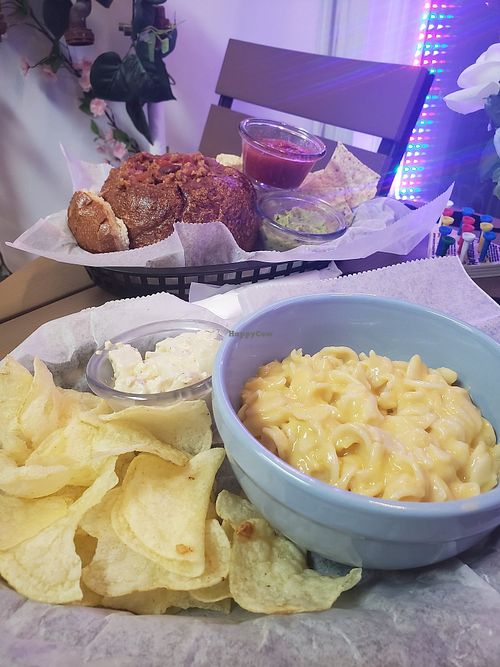 Mac and cheese, chips, and potato salad (front); chilli in a bread bowl with chips, salsa, and guac (back) at Bread Bowl Cafe in Milford
