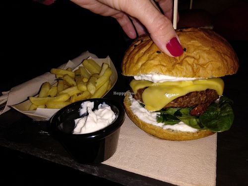 Hamburguesa clásica at House of Sport in Valencia