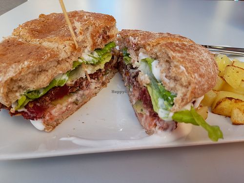 Vegan burger at La Siria in Malaga