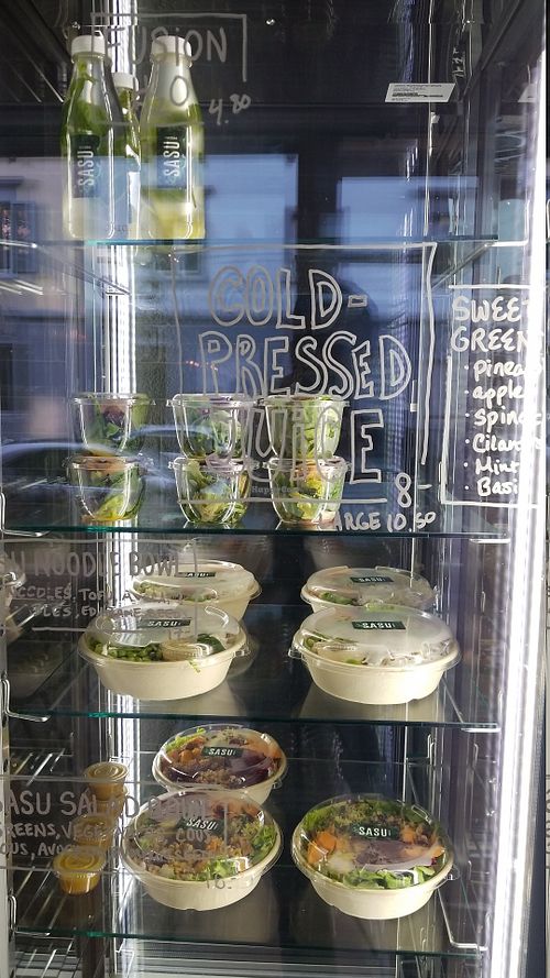 Cold pressed juice at Sasu Juice Bar in Zurich