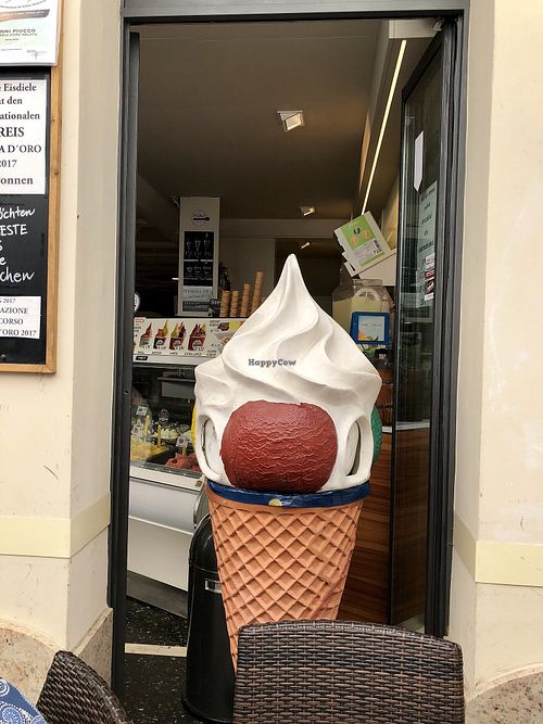 entrance at Eiscafe Puro in Heidelberg