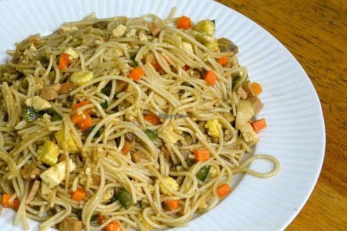 8 treasure noodles at Kong Tiak in Quezon City