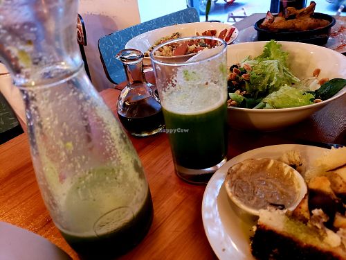 spinach, carrot and ginger juice. too much pulp and too watery. not recommended at La Temeraria in Montevideo