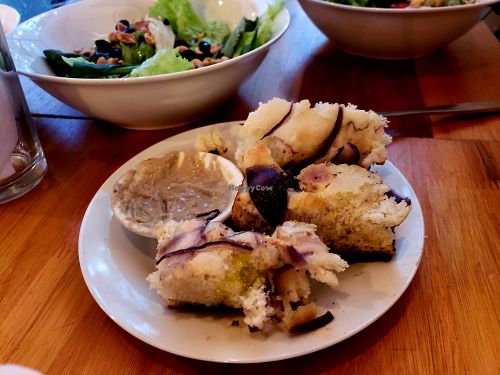 complimentary focaccia bread and hummus. yum at La Temeraria in Montevideo