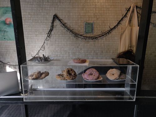 Vegan donuts at DUH Vegan in Porto