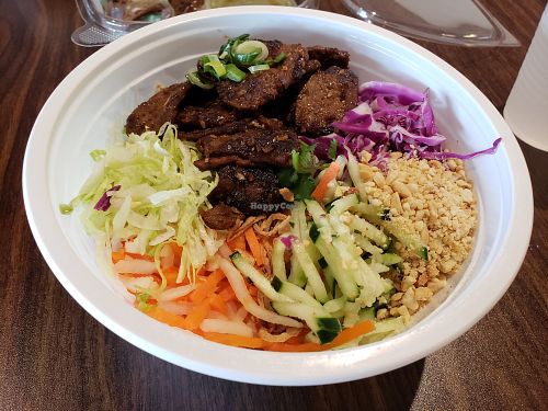 Vermicelli bowl with vegan beef at DD MAU in Maryland Heights