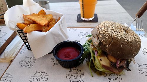 Mushroom burger at En Plo in Karpathos
