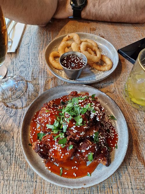Cauliflower chicken blossoms at Ellis Gourmet Burger in Leuven