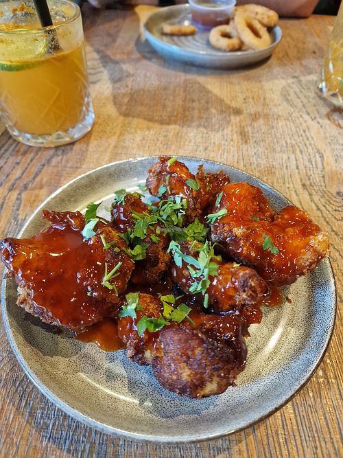 Vegan Cauliflower yum at Ellis Gourmet Burger in Leuven