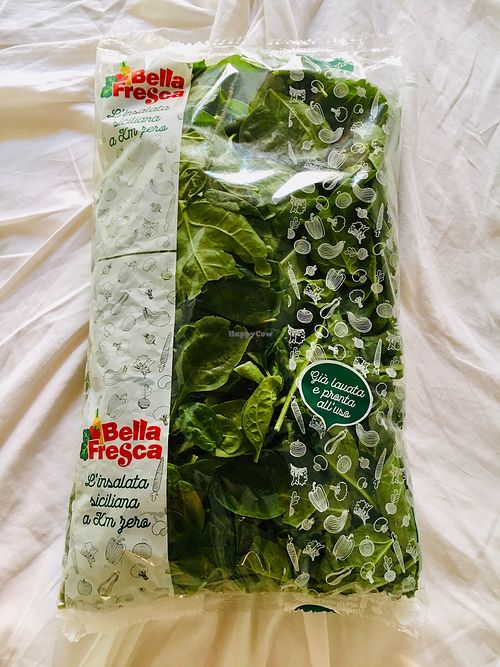 A big bag of spinach 🤤 at Deco Gourmet in Cefalu