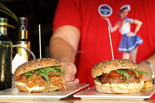 Jackfruit & Heura burger at Amarre 69 in Barcelona