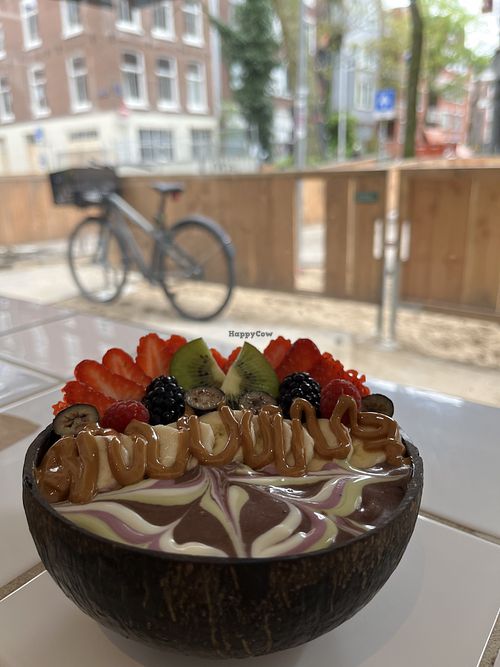 Purple açaí bowl   at Rainbowls in Amsterdam