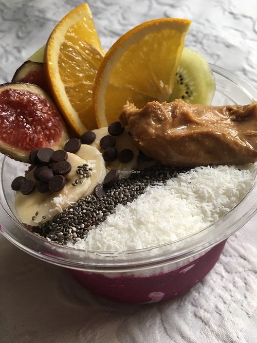 Pitaya bowl at Green Spot in Biarritz