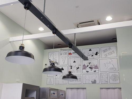 Modern and clean decoration at Agvania Pizza in Limassol