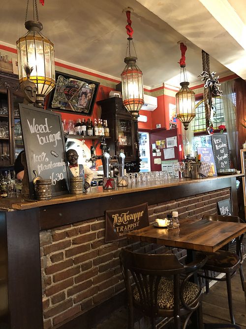 De bar van het eetcafé  at Eetcafé 't Olijfje in Roermond