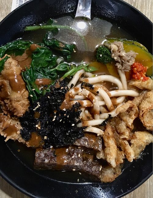 Udon noodles with vegan meat, greens, pumpkin slices, and crispy gluten at Vege Creek 蔬河 - Shin Kong Mitsukoshi Zhongzheng in Taipei