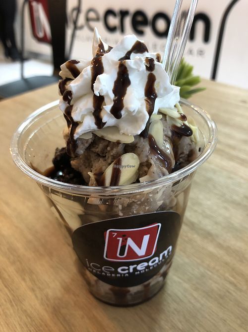 Customised sundae with Oreo ice cream  at NiceCream in Santiago