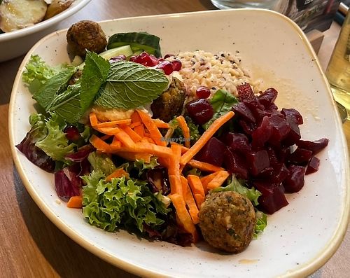 Vegan falafel bowl   at Dean & David in Trier