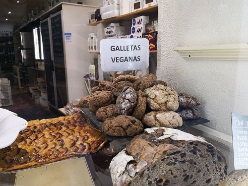 Galletas veganas at Panadería Pastelería Lugra in Ourense