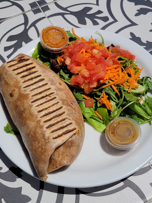 Decent sized and great tasting but $17 at Juicy Ladies in Pacific Palisades