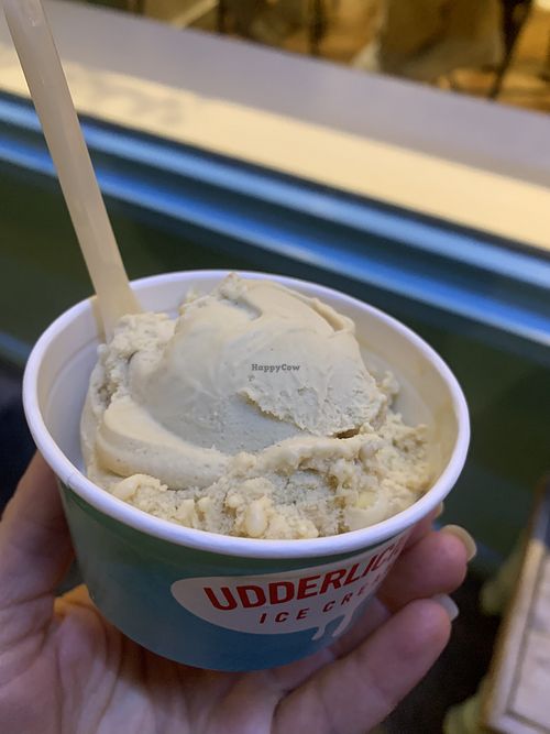 Biscoff & honeycomb - would recommend!   at Udderlicious in London