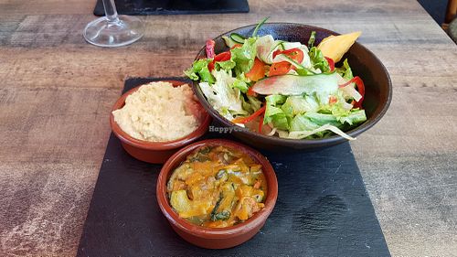 Mafé and hummus at Biofoodies Cafe in Toulouse