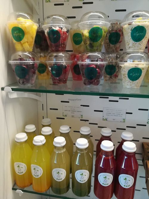 Juices and fruit at Moss in Mallorca