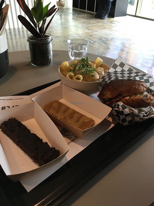 Chocolate fudge bar, lemon bar, Mac and cheese and roasted aubergine burger  at Jack Bean - Kruisplein in Rotterdam