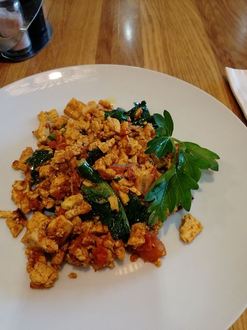 Tofu scramble at Prana Voykovskaya in Moscow
