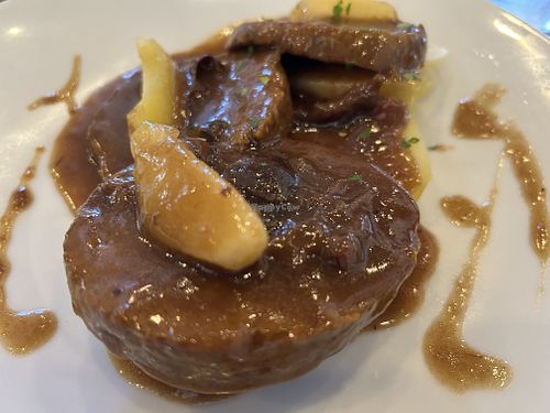 Seitan steaks and potatoes   at Amaranta in Girona