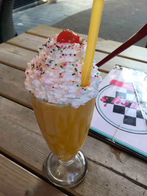 Mango milkshake  at Gracy's Diner in Rotterdam