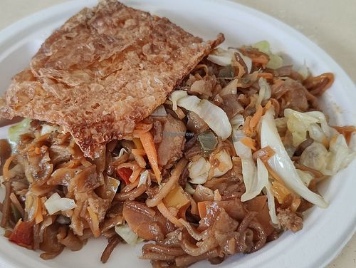 Fried kway tiao and mock fried goose 斋鹅 at Sui Yuan Zhai 随缘斋 in Central Singapore