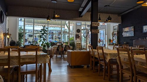  at Hangar Cafe in Worcester