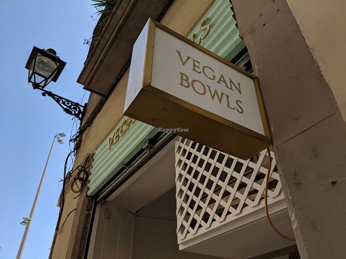 Facade at Vegan Bowls in Barcelona