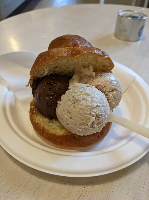 Brioche gelato at Gelato San Lorenzo in Rome