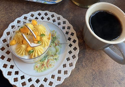 Passionsfrukt, vit choklad, kokos   at Forsa Hembageri in Uppsala
