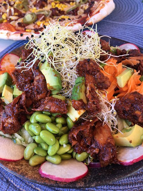 Vegan oumph bowl at Bettys in Aland