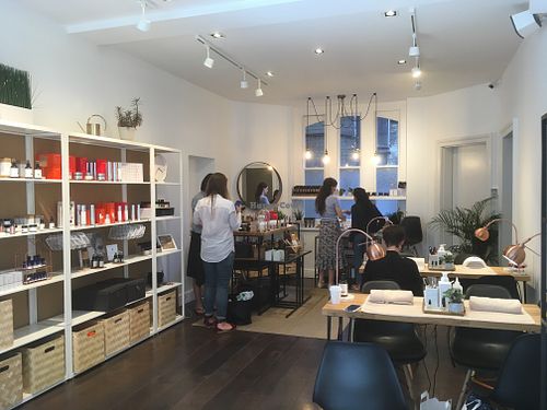 :) at Le Fix Natural Beauty Bar in London