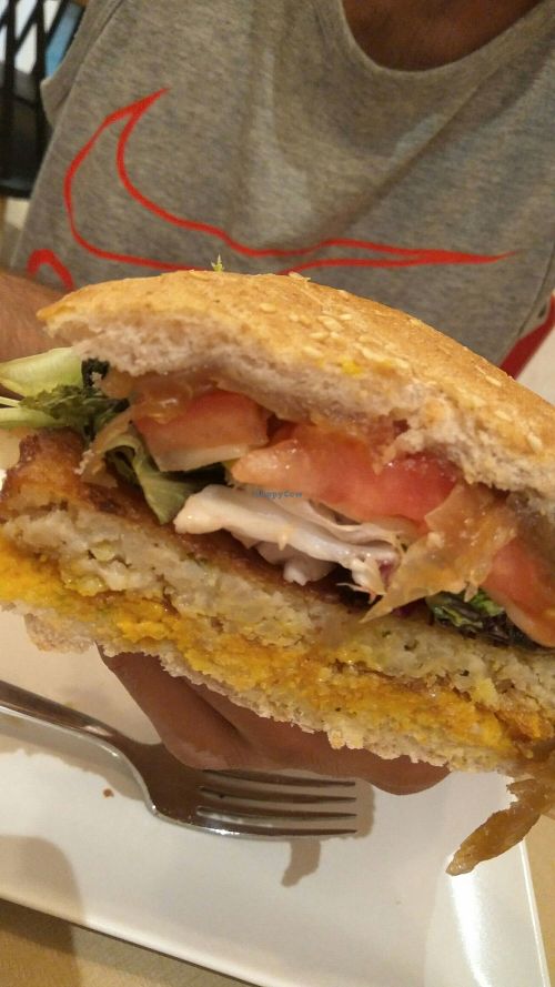 Hamburger at La Huella Vegana - Las Rozas in Madrid