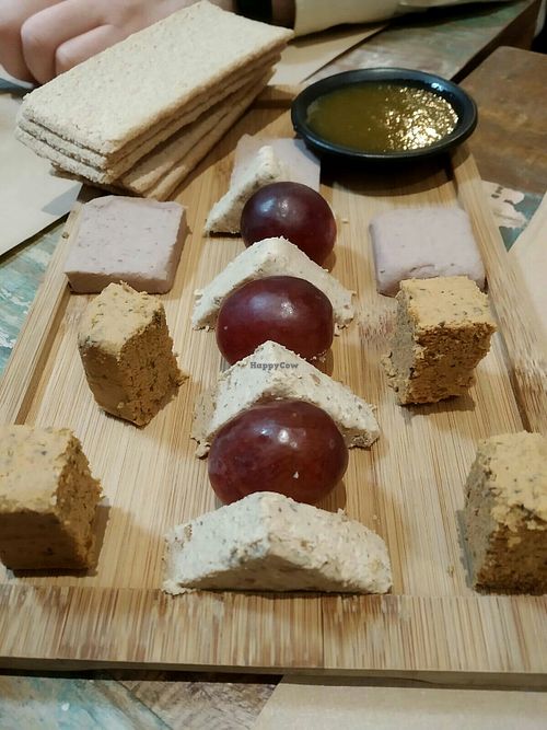 Tabla de quesos veganos at La Huella Vegana - Las Rozas in Madrid