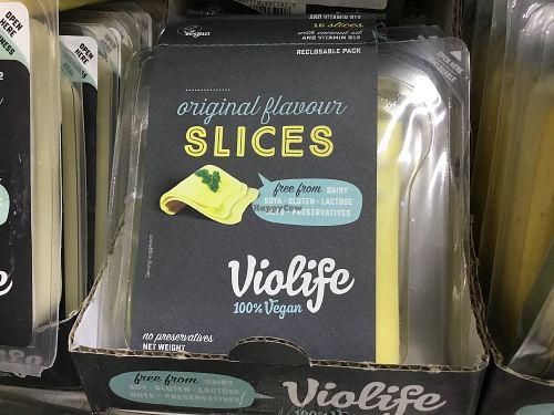 Slices with herbs at The Greenshop in Amman