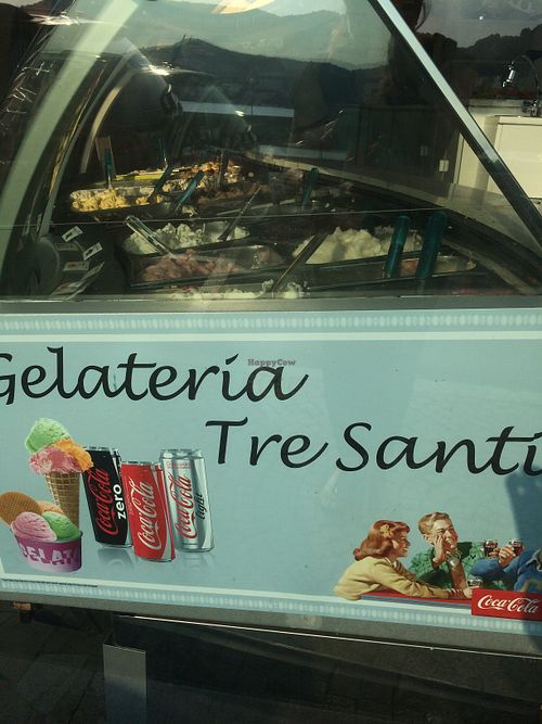 They have lots of yummy flavors  at Gelateria I Tre Santi in Como