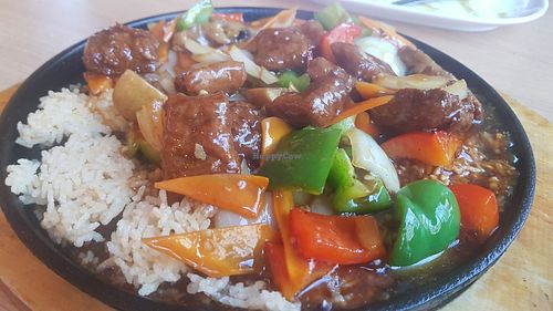 Mock beef and crispy rice in clay pot at RuGa Bistro in Birmingham