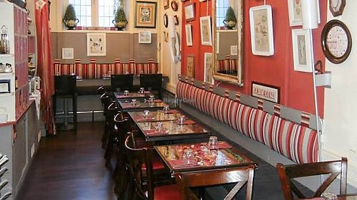 inside at Marie Thé Cuisine in Saint-malo