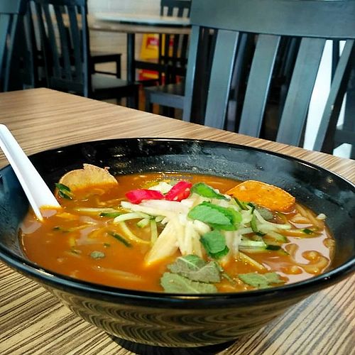 Penang Laksa at R&J Cosy Corner 自在齋 - Boon Keng in Central Singapore