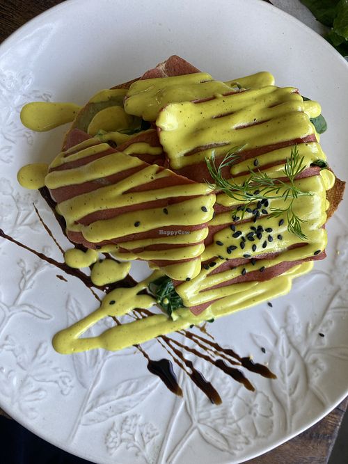 bacon benny  at Doko Demo V in West Burleigh