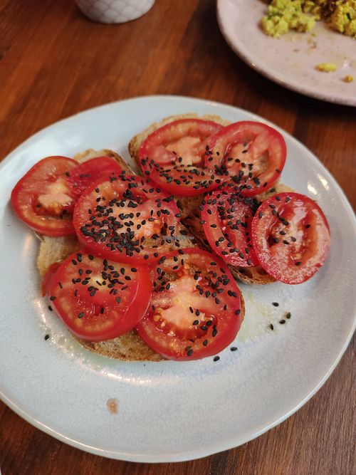 Pan con tomate at La Tienda de Los Unicornios in Granada