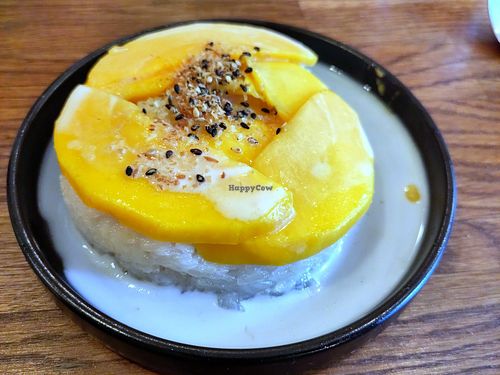 Mango sticky rice at Kapunka Vegan in Paris