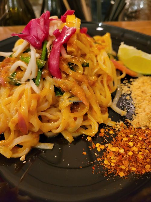 Phad Thai at Kapunka Vegan in Paris